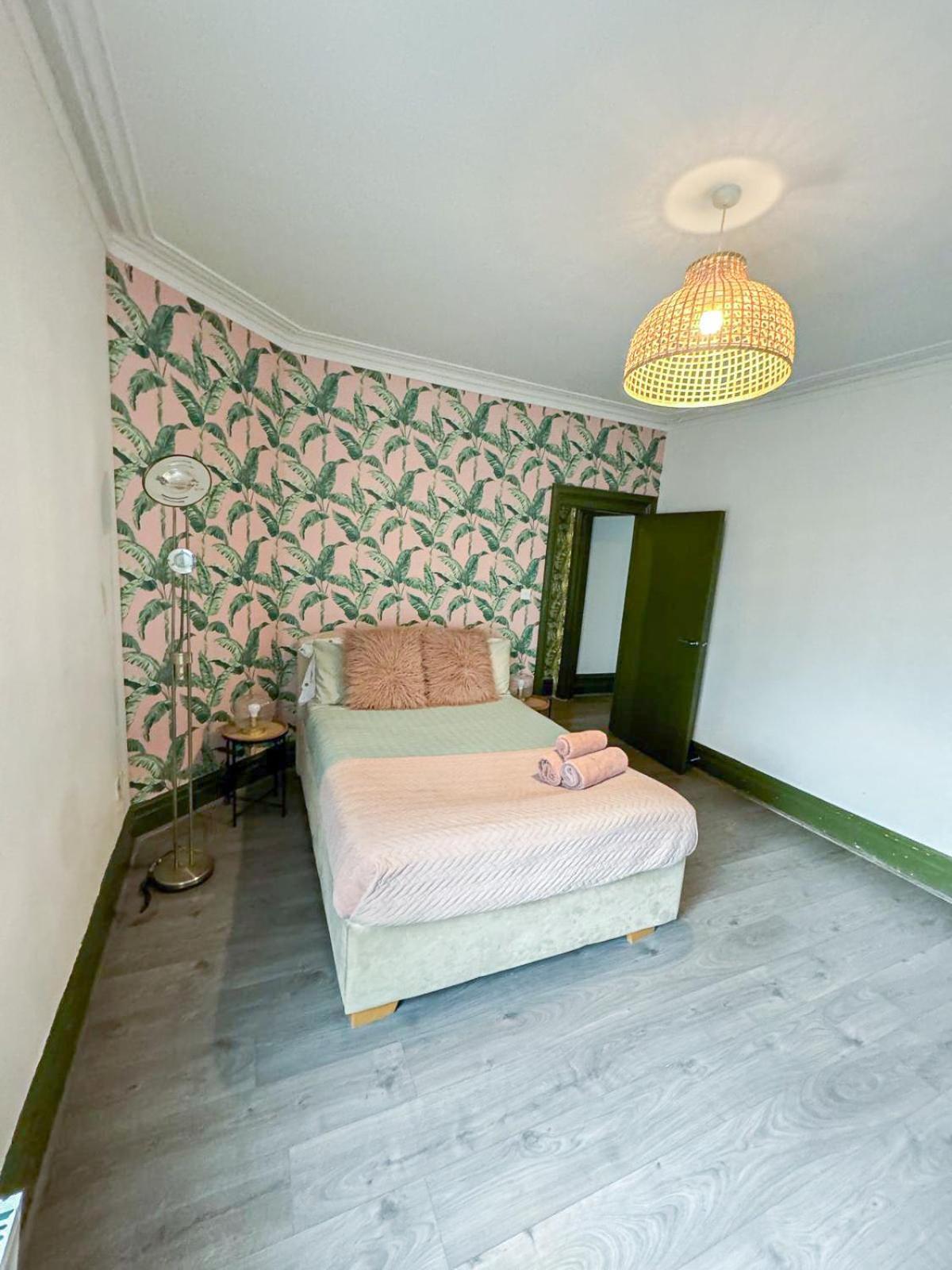 Appartamento Lovely 2-bedroom Flat With Indoor Fireplace In Shepherds Bush, Near White Londra