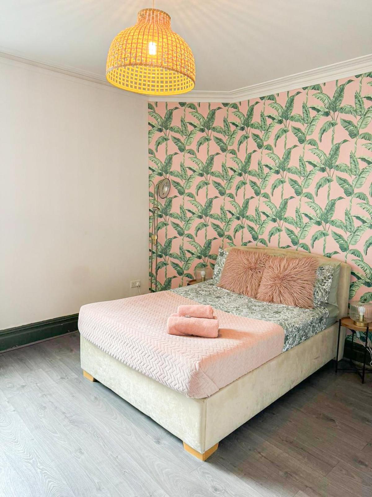 Appartamento Lovely 2-bedroom Flat With Indoor Fireplace In Shepherds Bush, Near White Londra