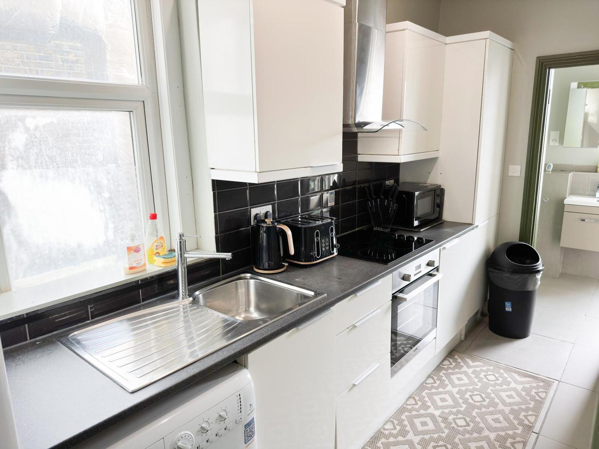 Appartamento Lovely 2-bedroom Flat With Indoor Fireplace In Shepherds Bush, Near White Londra
