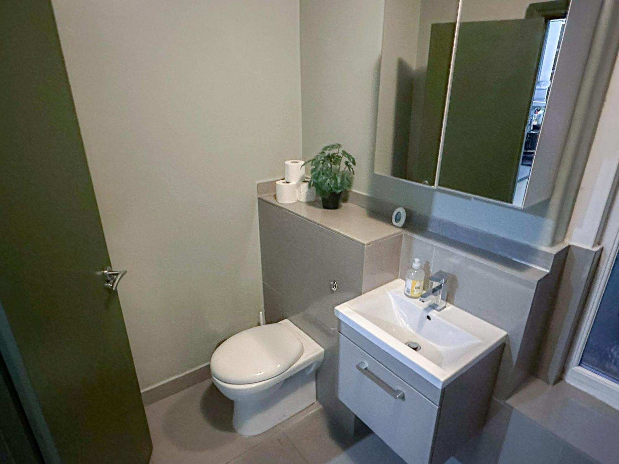 Appartamento Lovely 2-bedroom Flat With Indoor Fireplace In Shepherds Bush, Near White *